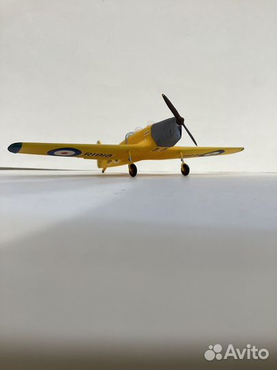 Модель самолета Майлс М14