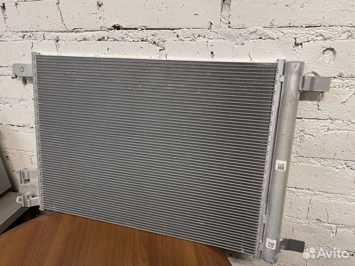 Радиатор кондиционера на Volkswagen Polo Audi A1