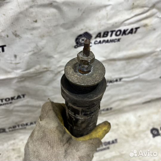 Амортизатор задний Mercedes W202