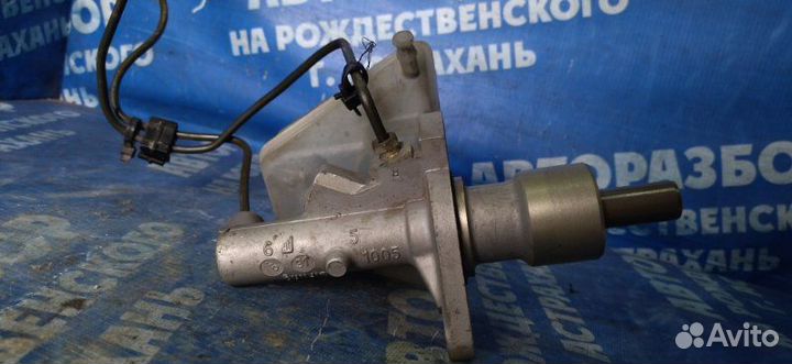 Главный тормозной цилиндр Mercedes-Benz W124 седан