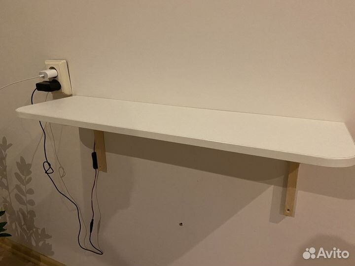 Полка с кронштейнами