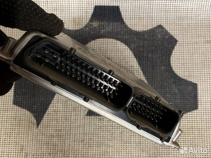 Блок управления двигателем Audi 8D0907558M