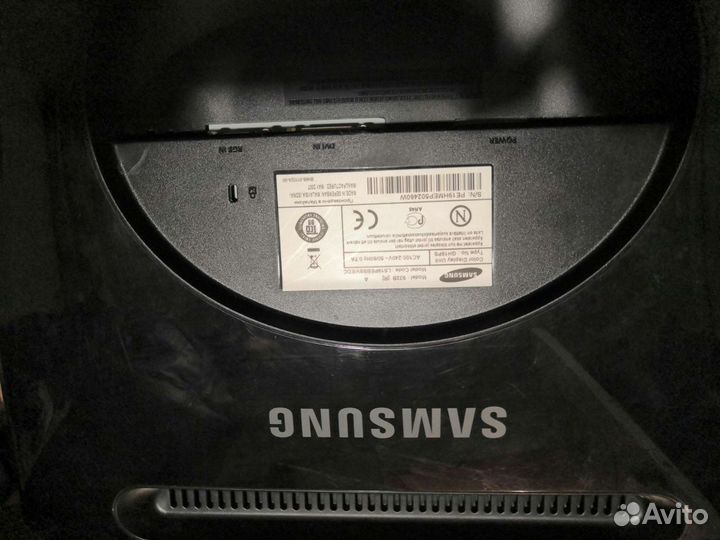Монитор Samsung
