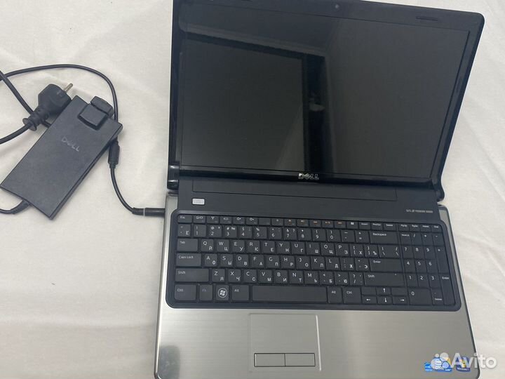 Ноутбук dell inspiron 1564 Corei3 на запчасти
