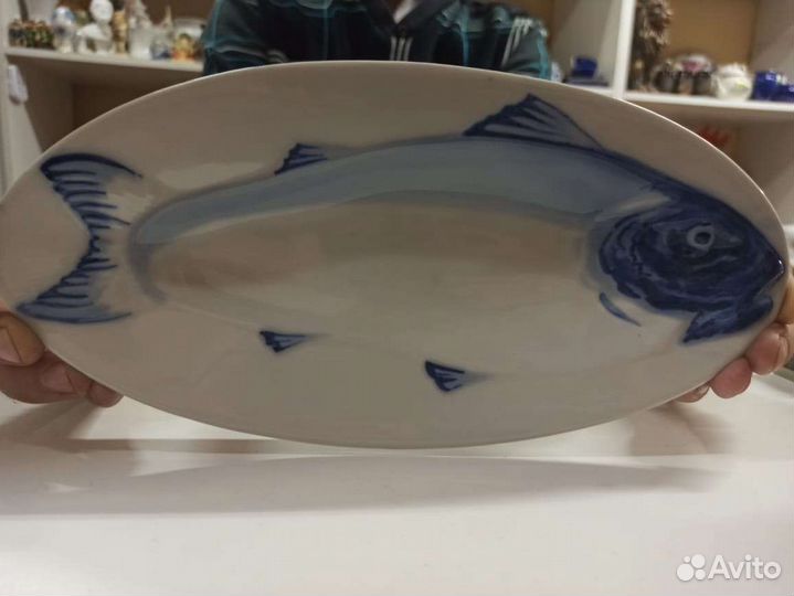 Редкая фарфоровая селедочница