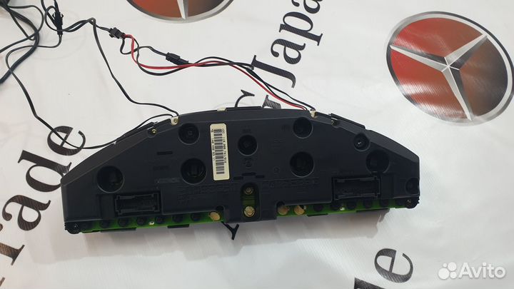 Приборная панель на Mercedes-Benz W140