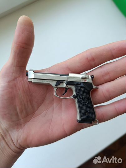 Beretta 92, брелок