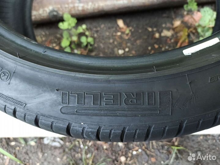 Pirelli P Zero Rosso 235/45 R19