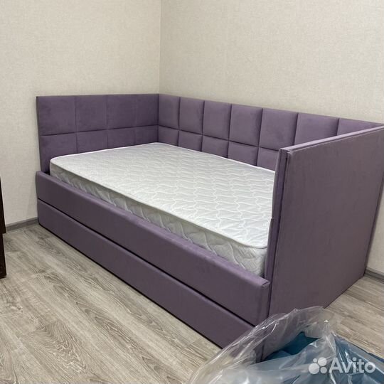 Кровать диван для ребенка подростка со спинками