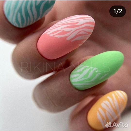 Модель на маникюр