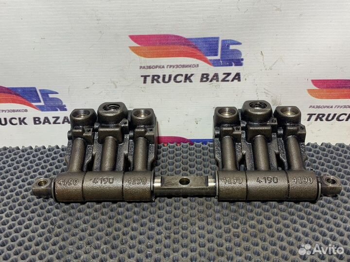 1891691 Вал рокеров