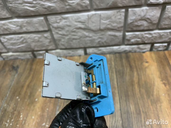 Hyundai Solaris 2 Резистор отопителя