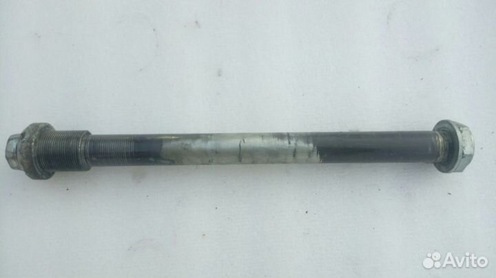 Suzuki TL1000S ось маятника