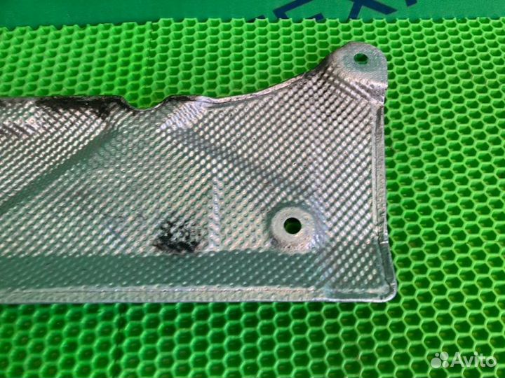 Теплозащитный экран Bmw X1 E84 N20B20A 2012