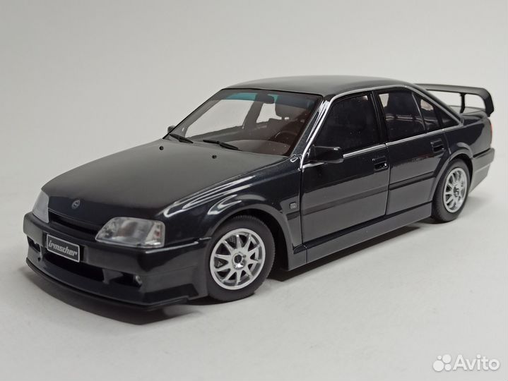 Opel Omega 500 -1990 Black 1:18 Solido