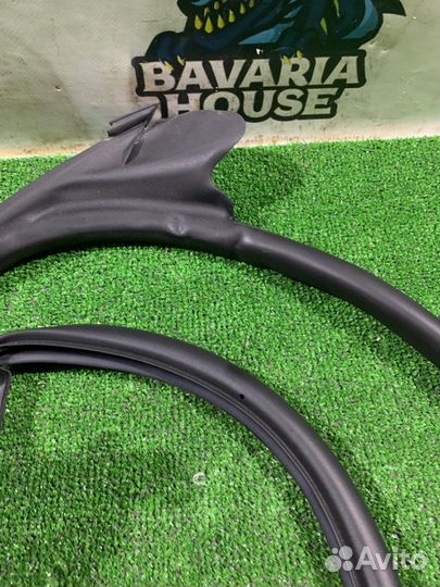 Уплотнитель двери передний правый Audi A5 8T CDN