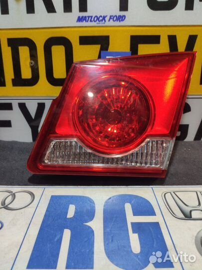 Фонарь крышки багажника правый Chevrolet Cruze