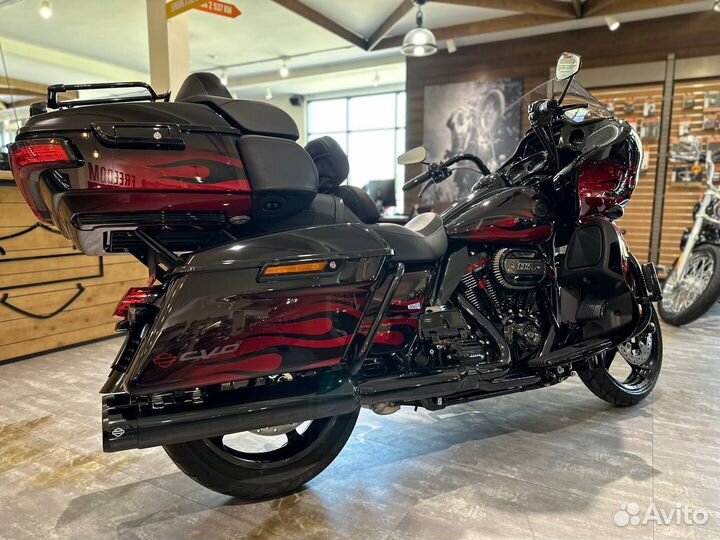 Harley-Davidson CVO Road Glide Limited 2022