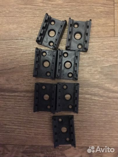 Подклипсник под цоколь, подпятник мебельный