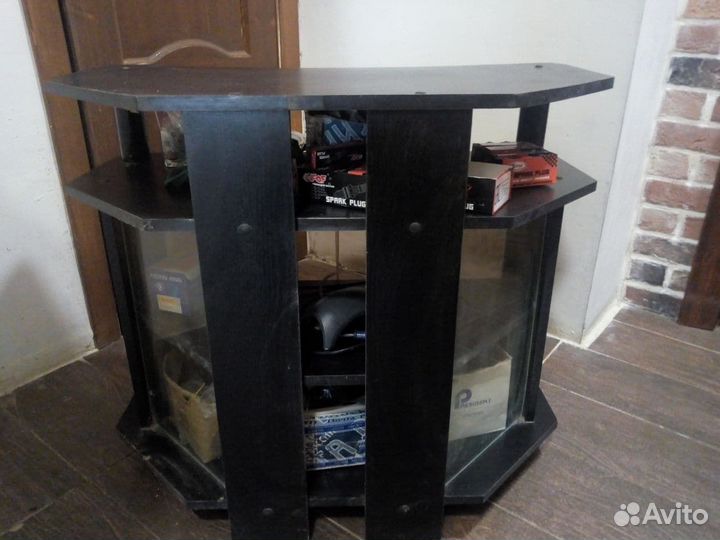 Тумба под телевизор угловая