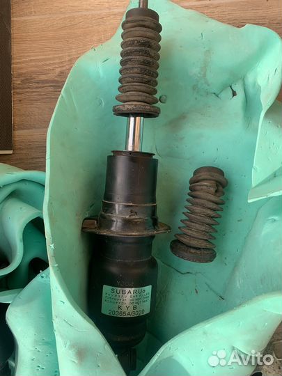 Задние амортизаторы Субару (Subaru) 20365AG020