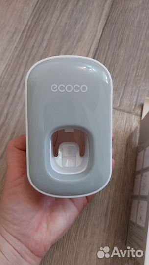 Диспенсер (дозатор) для зубной пасты