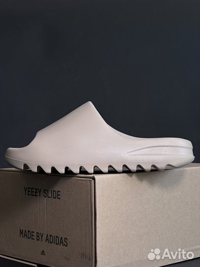 Тапки Adidas Yeezy Slide Pure