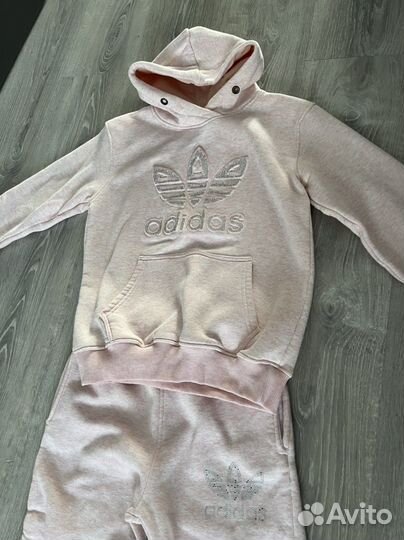 Спортивный костюм adidas женский