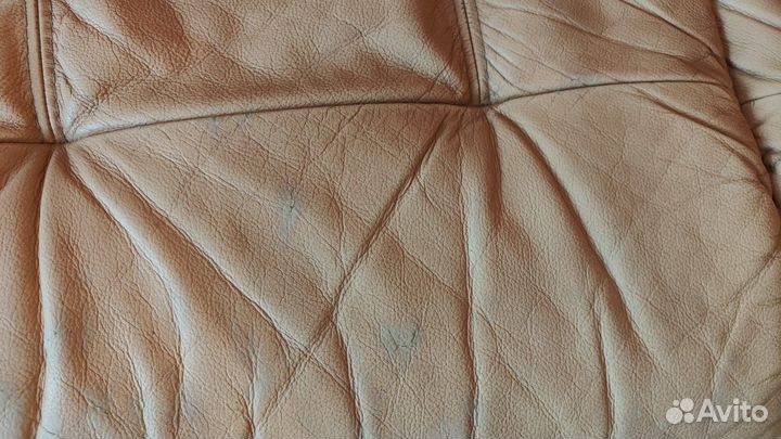 Комплект диван и кресло кожаные