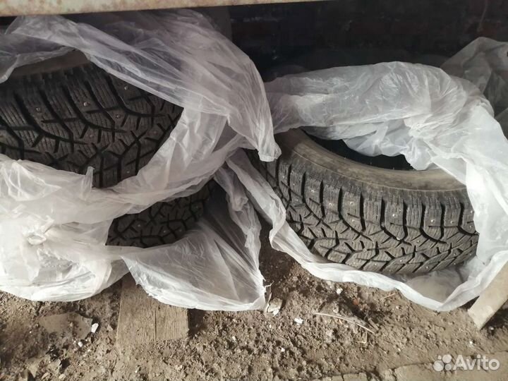 Bridgestone Blizzak Spike-02 235/60 R16