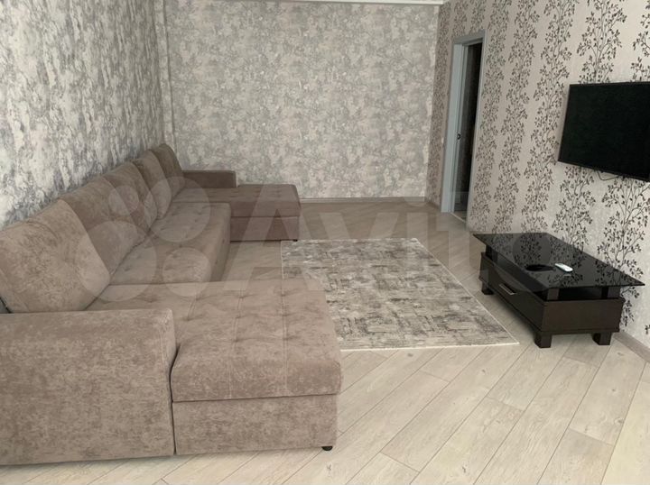 2-к. квартира, 83 м², 7/12 эт.