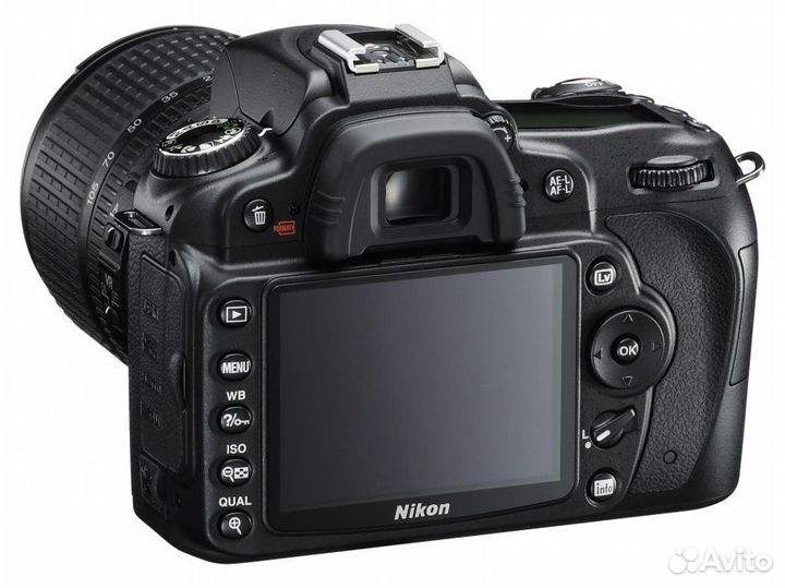 Зеркальный фотоаппарат Nikon D90 Kit 18-105 VR