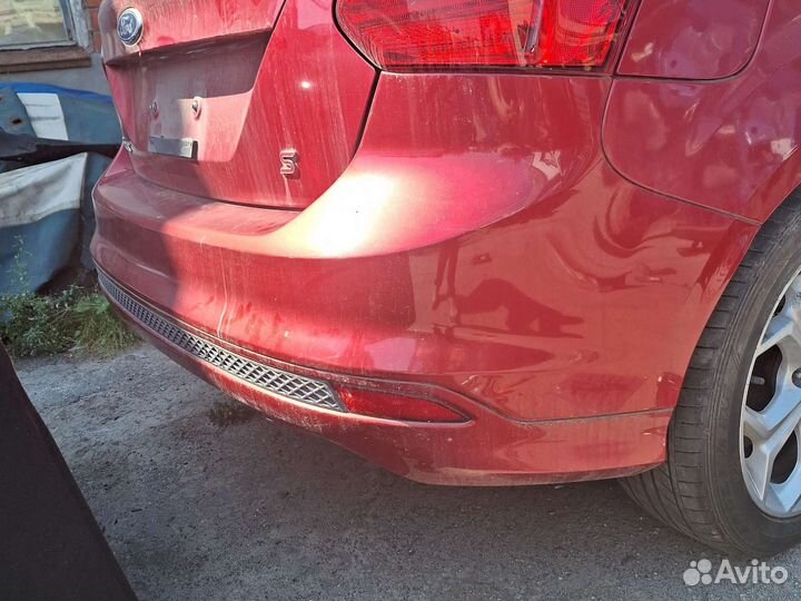 Бампер задний Форд Фокус 3 хэтч