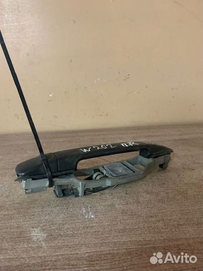 Ручка передняя правая Mercedes Benz W202