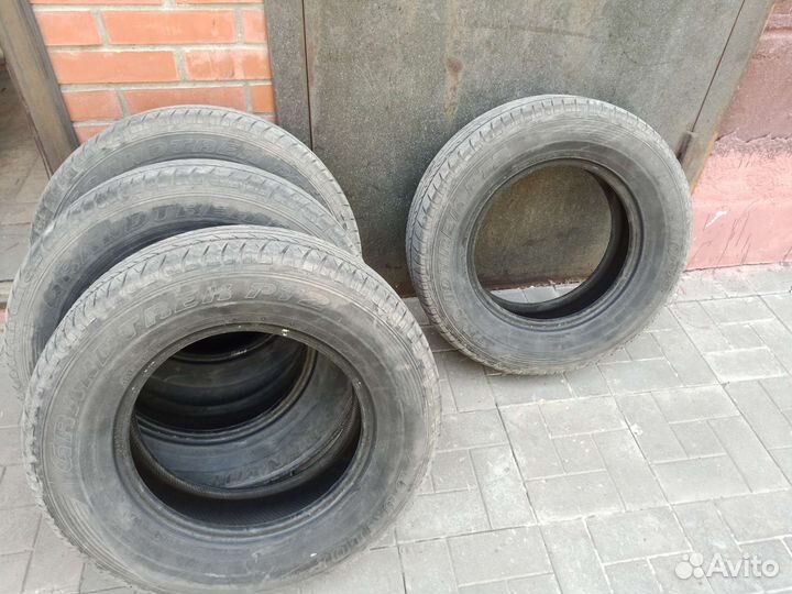 Dunlop Grandtrek AT2 215/70 R15