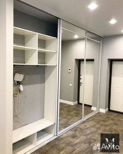 Современный шкаф купе