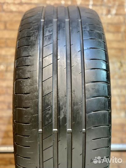 Goodyear EfficientGrip Performance 215/55 R16