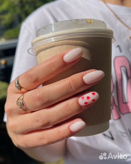Маникюр с покрытием гель-лак