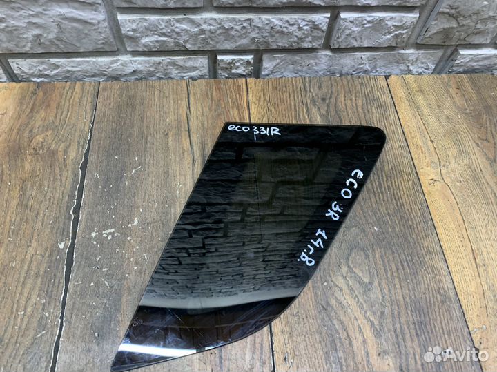 Ford EcoSport Стекло кузовное глухое LH RH