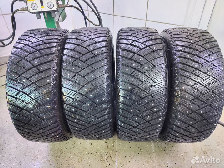 Goodyear Ultragrip Ice Arctic 205/55 R16 94T
