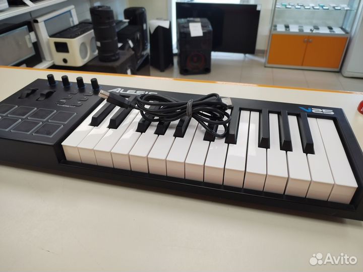 Миди клавиатура alesis V25 (жил)