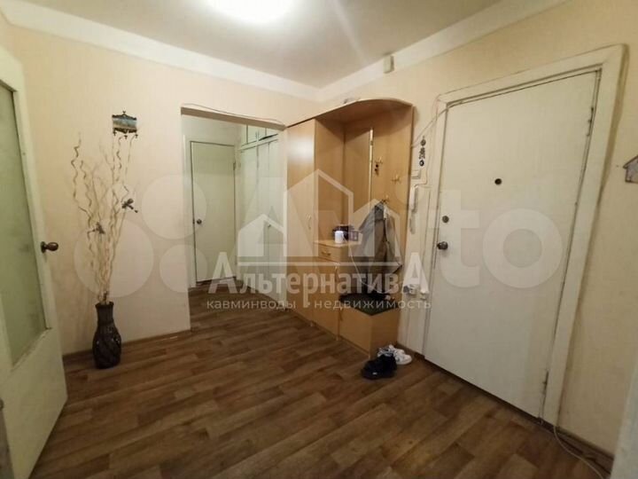 2-к. квартира, 53 м², 3/9 эт.