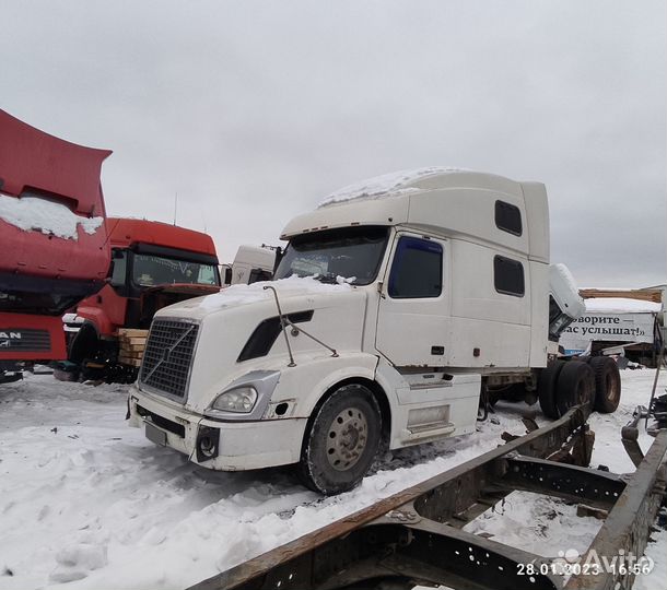 Капот volvo vnl