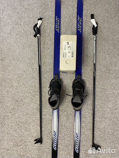 Лыжи детские деревянные и ботинки