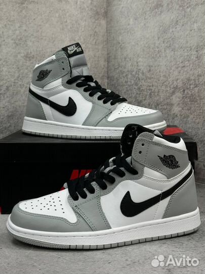 Кроссовки Nike Air Jordan 1 Mid