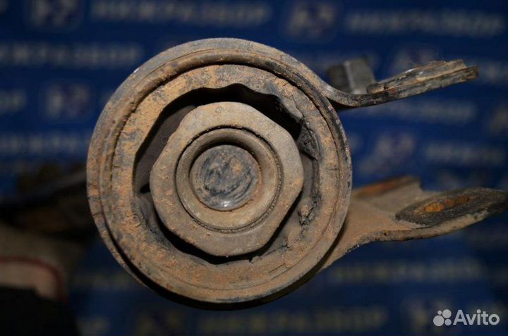 Рычаг передний левый Ford Focus 2 седан 1.6L