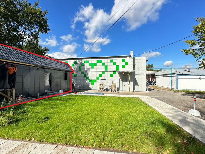 Торговая площадь рядом с Почтой