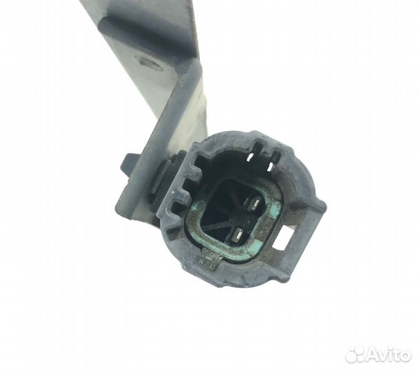 Планка радиатора вертикальная Nissan Skyline V36