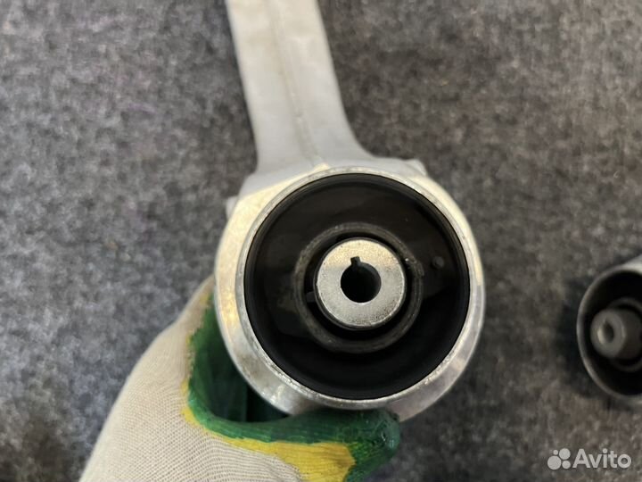 Рычаг нижний продольный Audi Q7 SQ7 4M Q8 2018