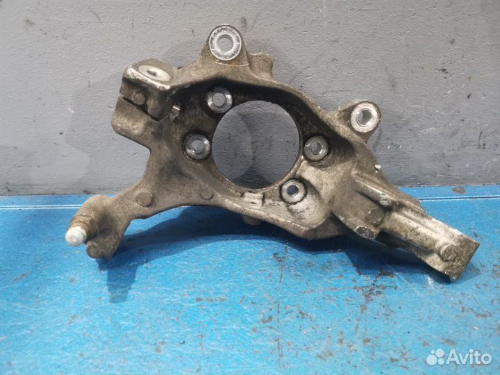 Кулак поворотный передний правый Nissan Murano Z51